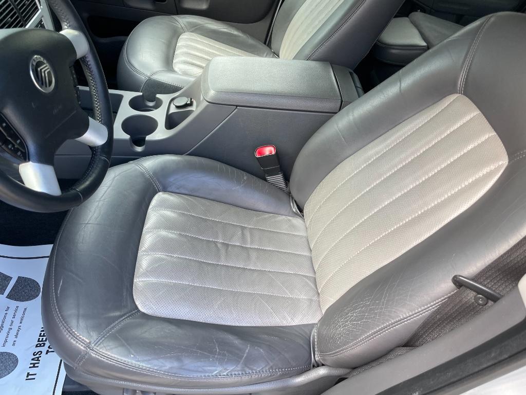 2002 Mercury Mountaineer photo 14