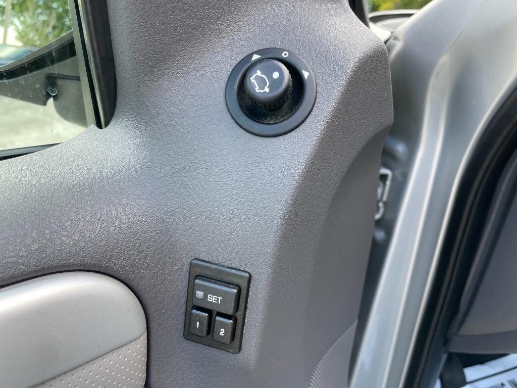 2002 Mercury Mountaineer photo 12