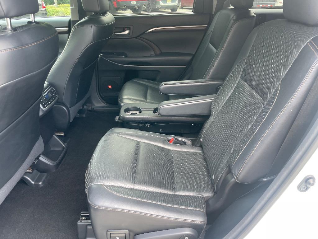 2015 Toyota Highlander Limited - Photo 28