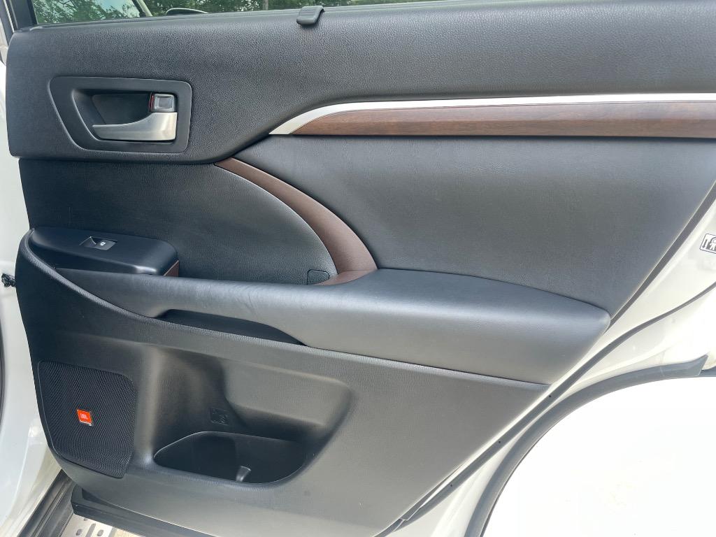2015 Toyota Highlander Limited - Photo 32