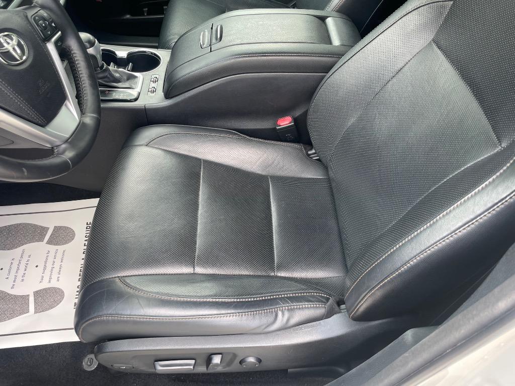 2015 Toyota Highlander Limited - Photo 13