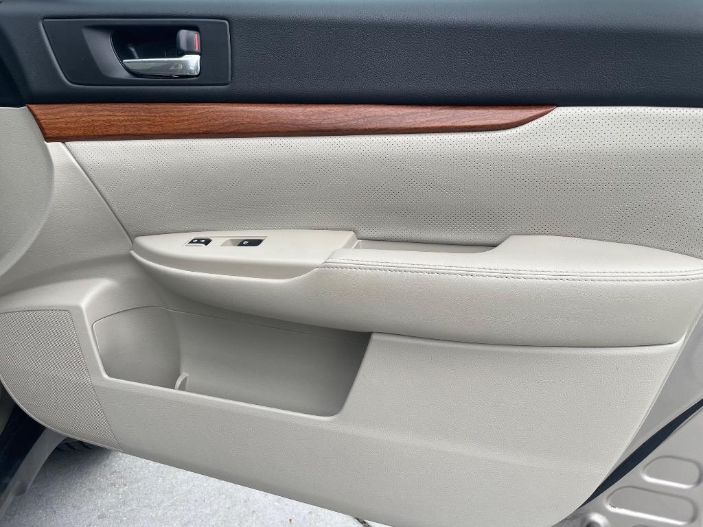 2014 Subaru Outback Limited - Photo 27