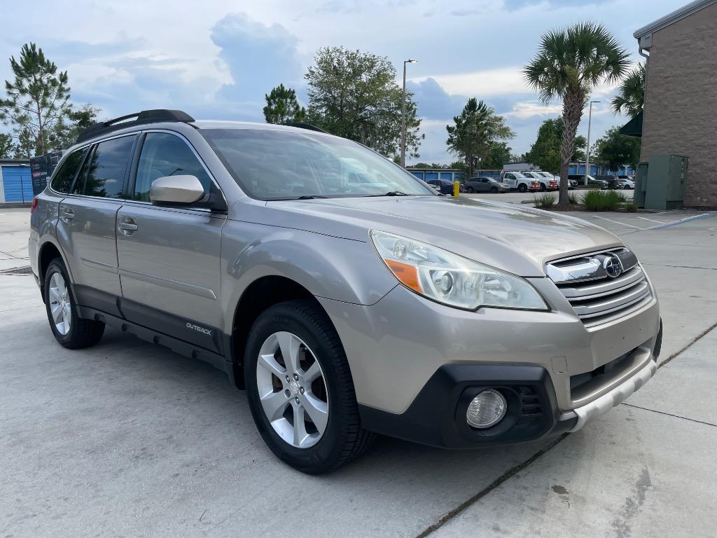 2014 Subaru Outback Limited - Photo 9
