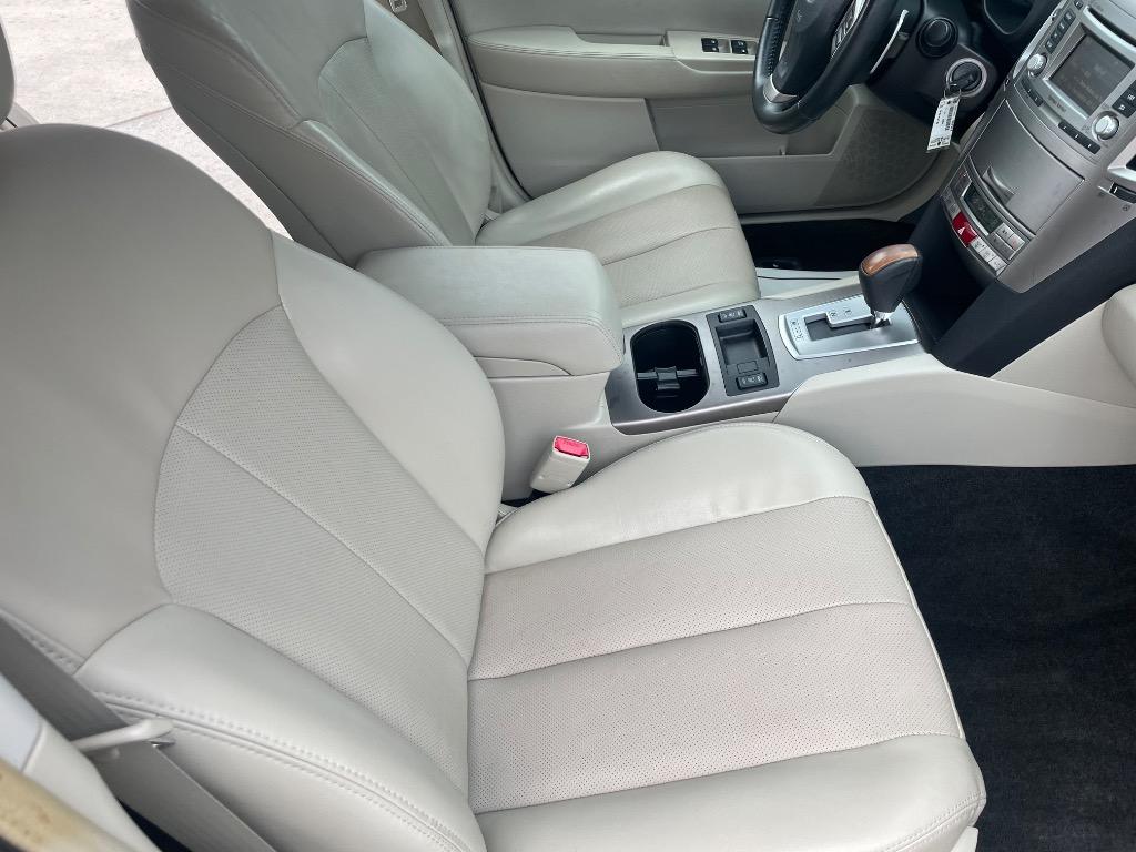 2014 Subaru Outback Limited - Photo 29