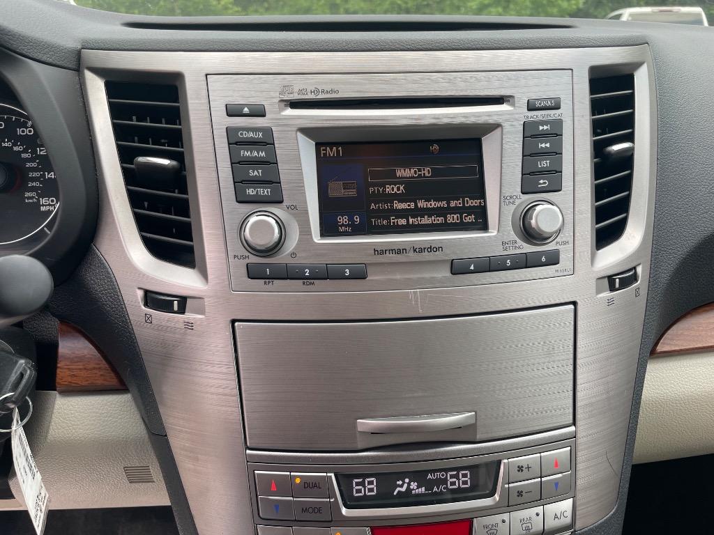 2014 Subaru Outback Limited - Photo 17