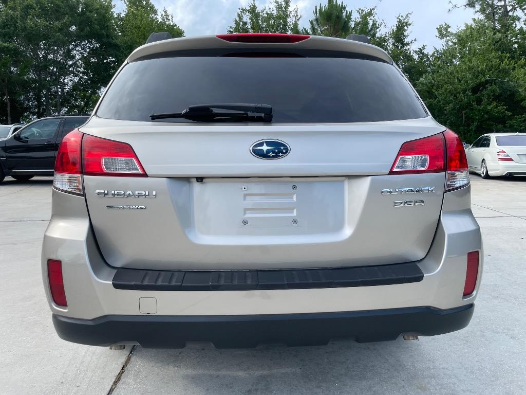 2014 Subaru Outback Limited - Photo 6