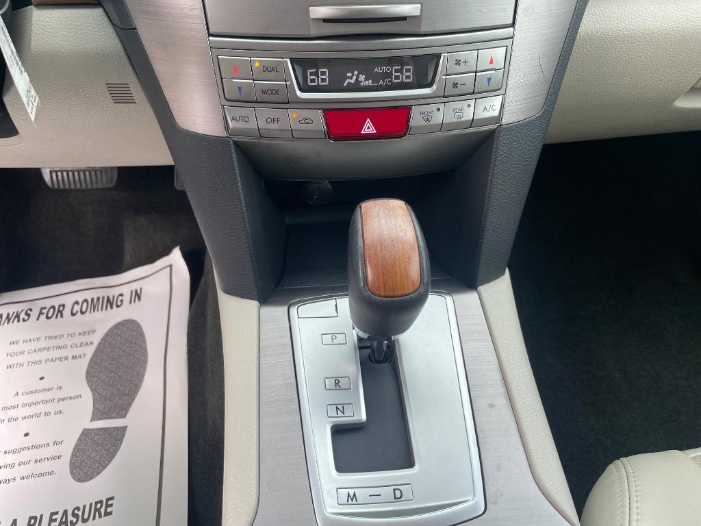 2014 Subaru Outback Limited - Photo 16