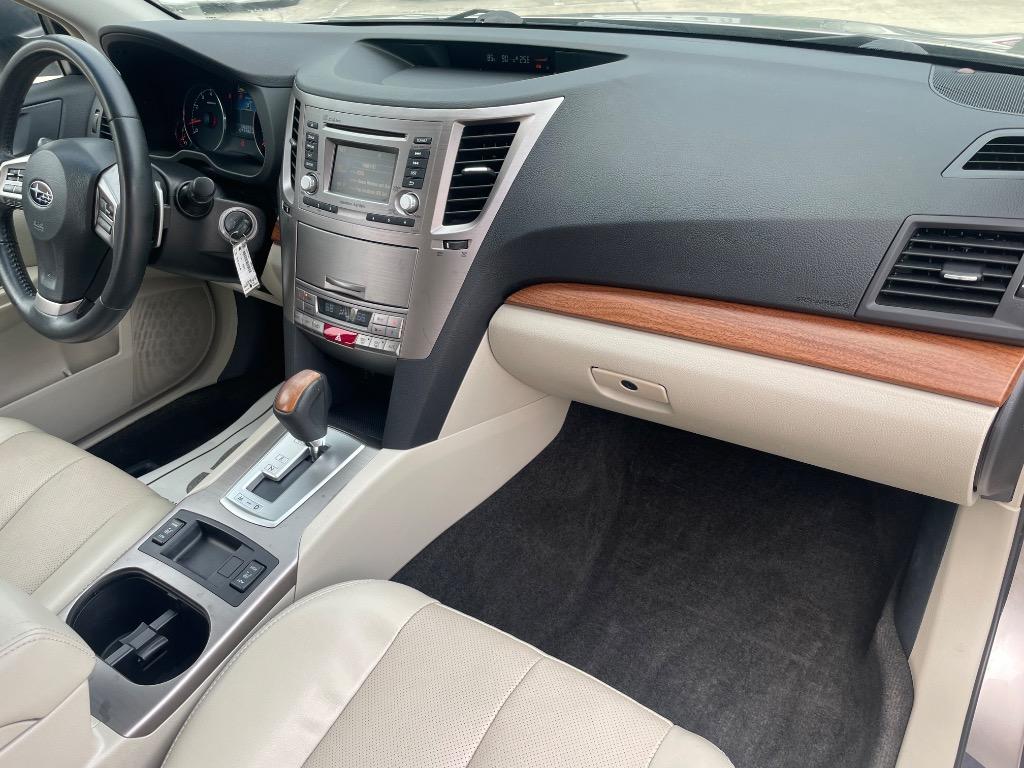 2014 Subaru Outback Limited - Photo 30
