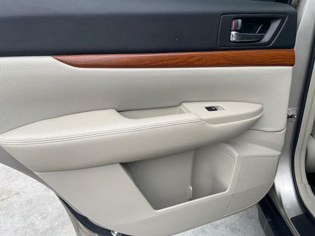 2014 Subaru Outback Limited - Photo 22