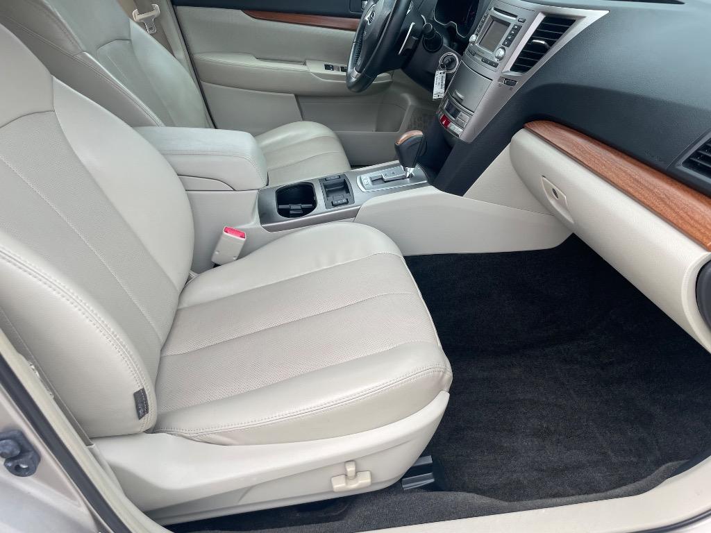 2014 Subaru Outback Limited - Photo 28