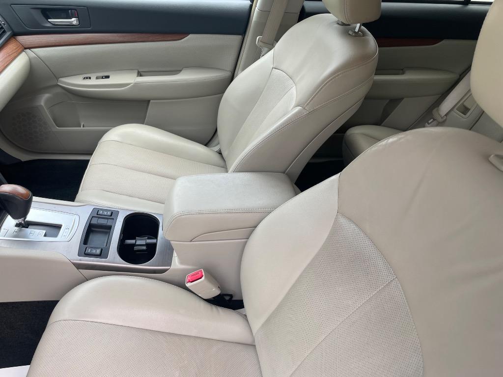 2014 Subaru Outback Limited - Photo 14