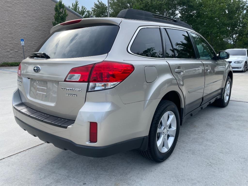 2014 Subaru Outback Limited - Photo 7