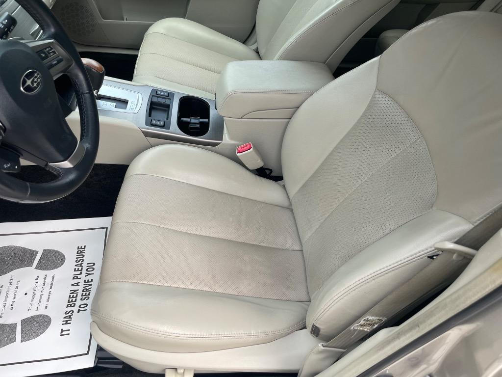 2014 Subaru Outback Limited - Photo 11