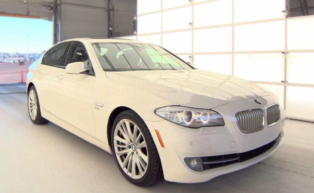 2011 BMW 5 Series 550i xDrive Sedan's photo