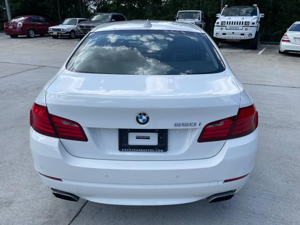 2011 BMW 5 Series 550i - Photo 7