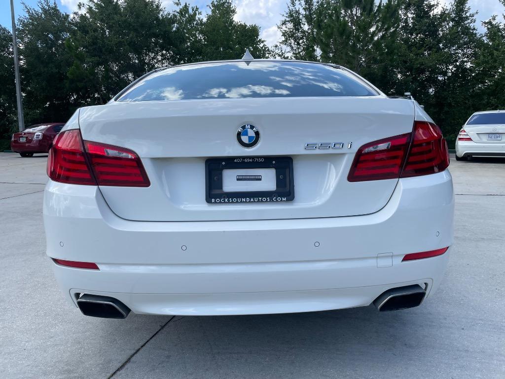 2011 BMW 5 Series 550i - Photo 6