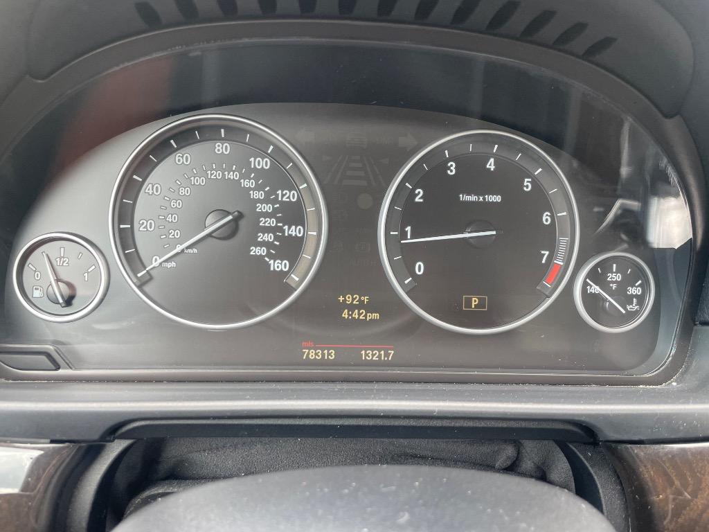 2011 BMW 5 Series 550i - Photo 21
