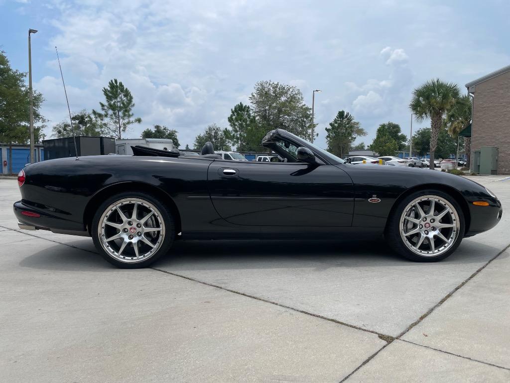 2002 Jaguar XK Series XKR Convertible - Photo 10