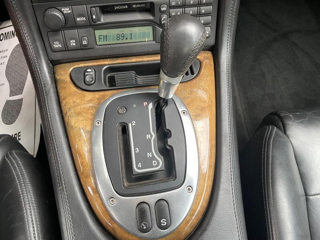 2002 Jaguar XK Series XKR Convertible - Photo 18